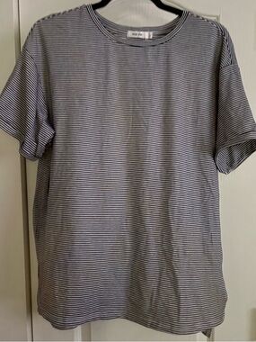 Mod Ref Thin Stripe Short Sleeve Crew Neck Tee in Gray & White